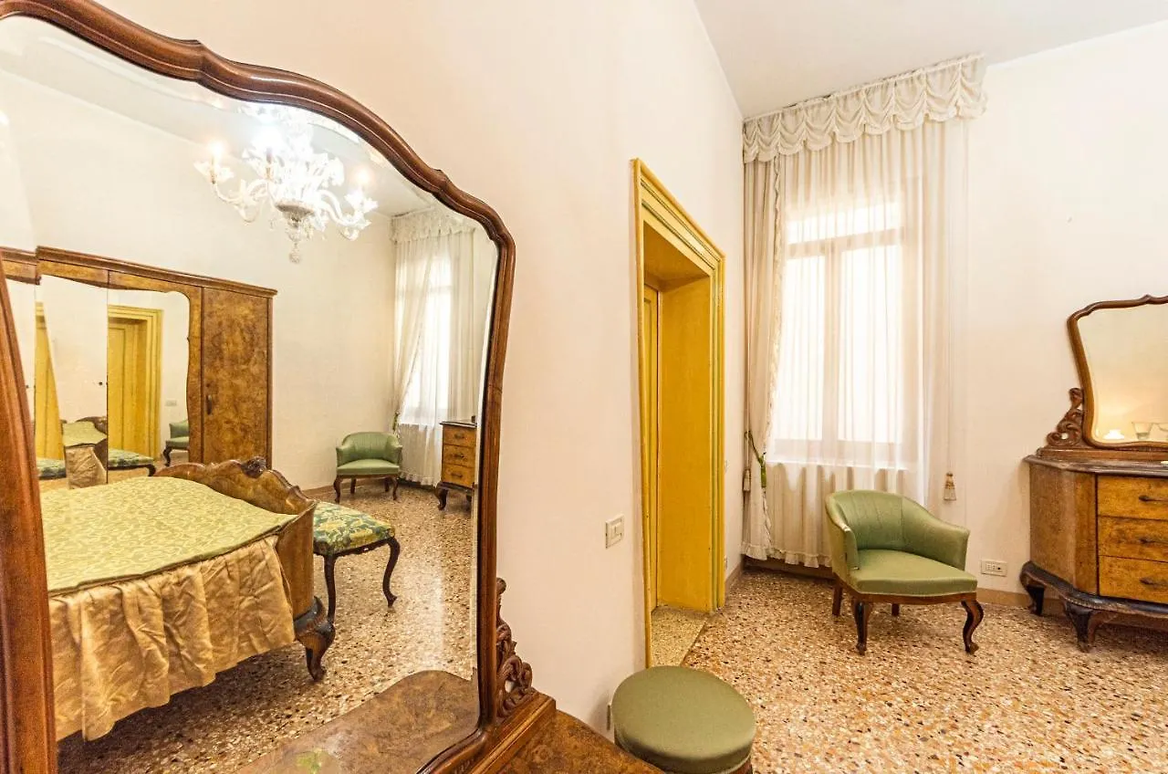 Casa Vescovo, Free Wi-Fi Near San Marco Square Apartment Venice