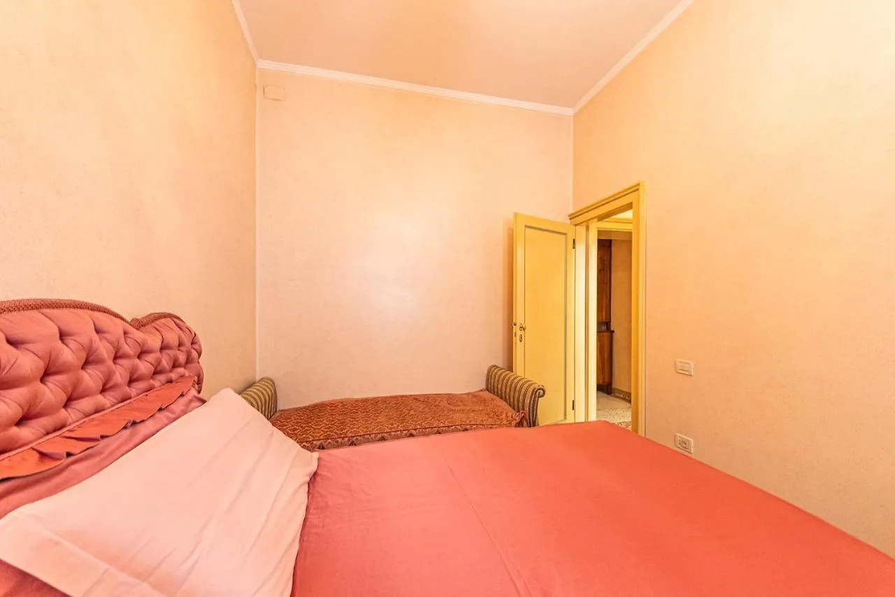 Appartamento CASA VESCOVO, free Wi-Fi near San Marco Square Venezia Italia